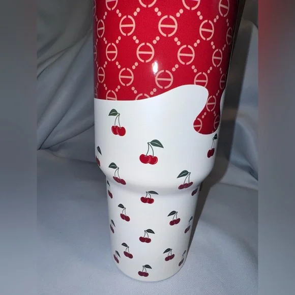 Stanley Flowstate Red and White Cherry Design Tumbler 40 oz. - Picture 5 of 7